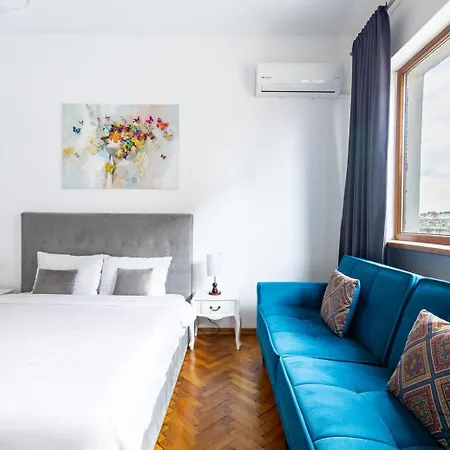 Downtown Victoria By Citybookings