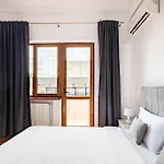 Downtown Victoria By Citybookings * Bucharest