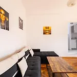 Apartment Downtown Victoria By Citybookings *