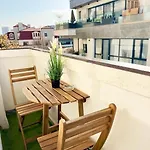 Downtown Victoria By Citybookings Апартаменти
