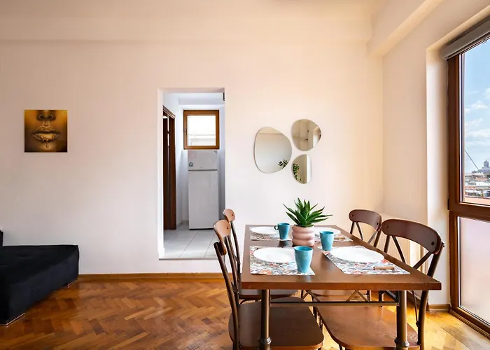 Downtown Victoria By Citybookings Bukarest