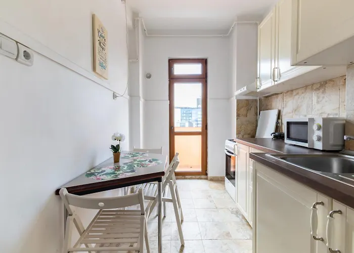 Downtown Victoria By Citybookings