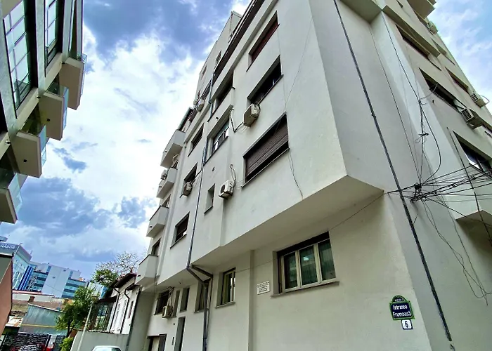 Downtown Victoria By Citybookings * Бухарест