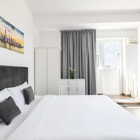 Downtown Victoria By Citybookings Appartamento