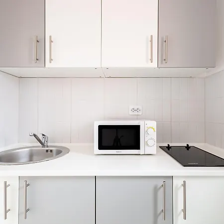 Downtown Victoria By Citybookings *