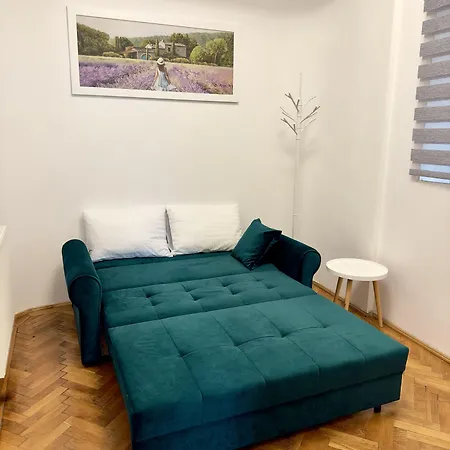 Downtown Victoria By Citybookings